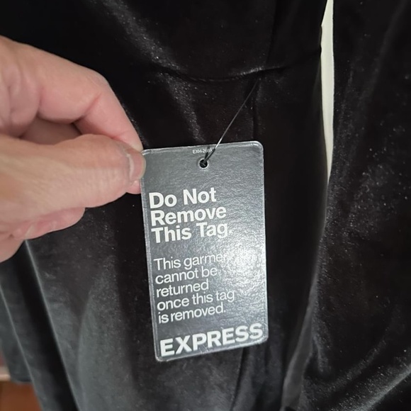 EXPRESS Women's Black Velvet Velour Choker Plunge Long Sleeve Black Romper - Picture 10 of 12